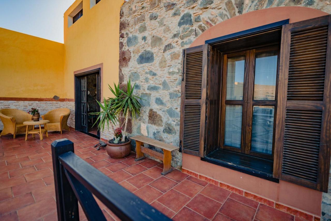 Hotel Rural Huerto Viejo Tesejerague Exterior foto